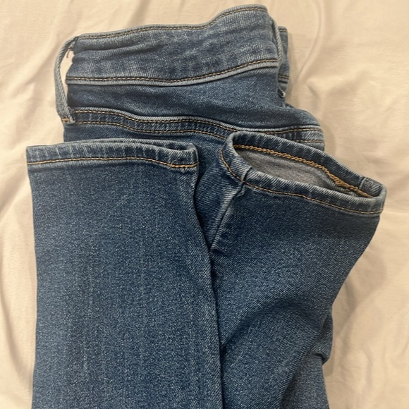 Like New Rockstar Super Skinny Midrise Size 2 Old Navy Jeans - Picture 6 of 7